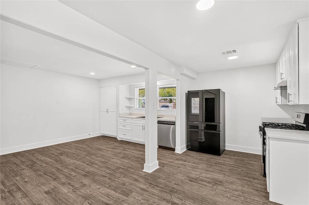 8949 Shorelark Drive, Dallas, TX 75217