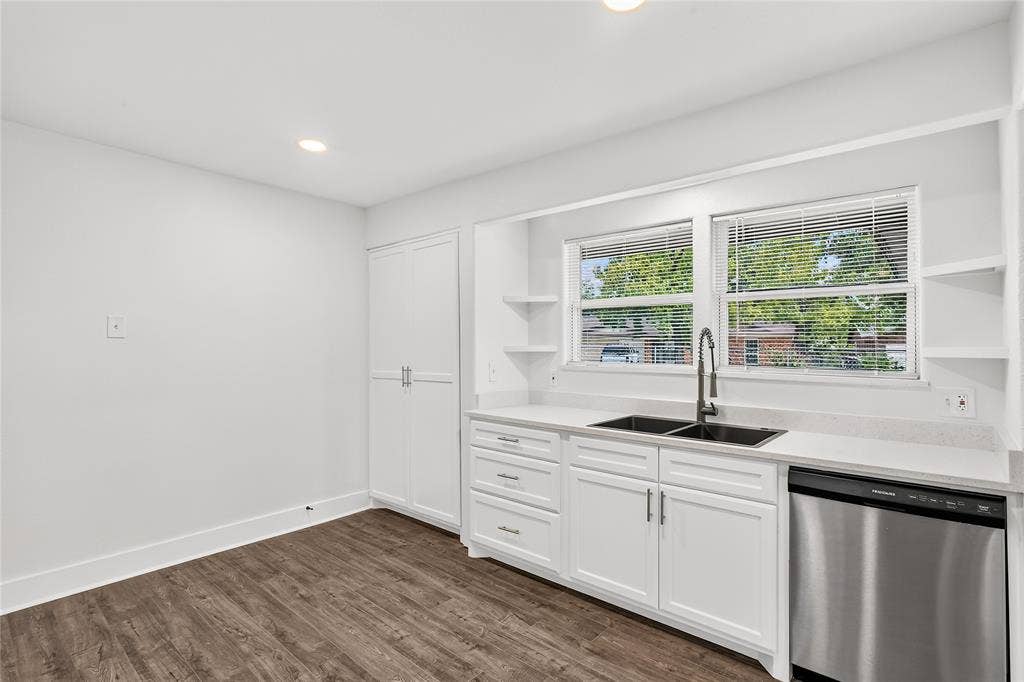8949 Shorelark Drive, Dallas, TX 75217