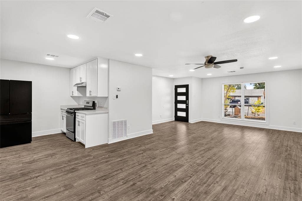8949 Shorelark Drive, Dallas, TX 75217