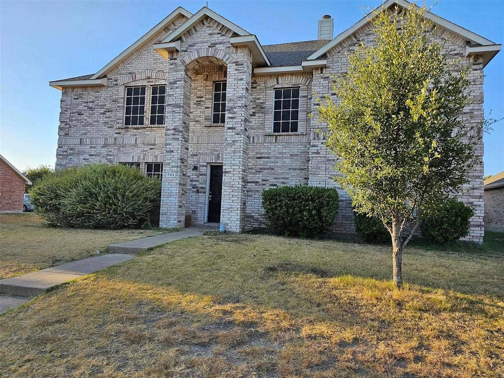 702 Locustberry Drive, Red Oak, TX 75154