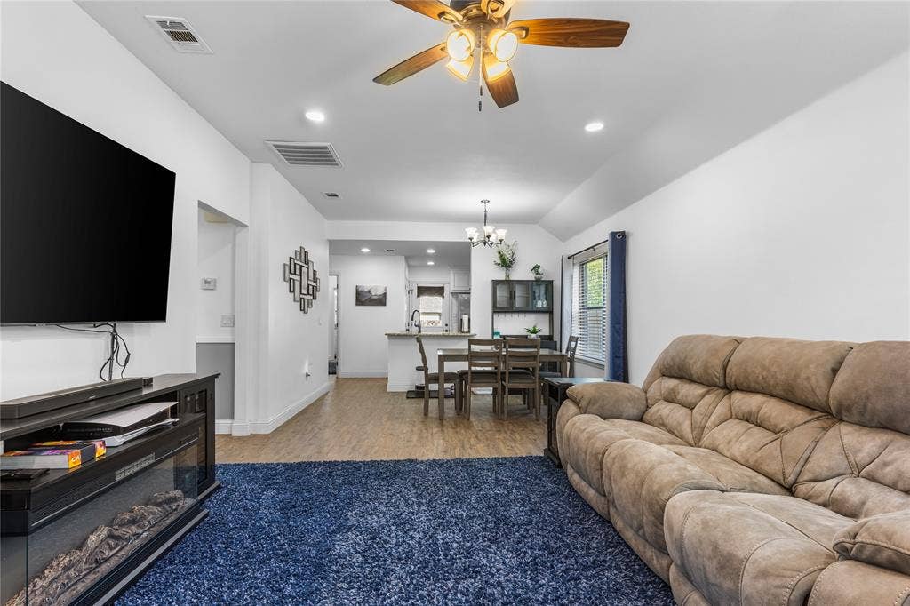 1031 W Gandy Street, Denison, TX 75020