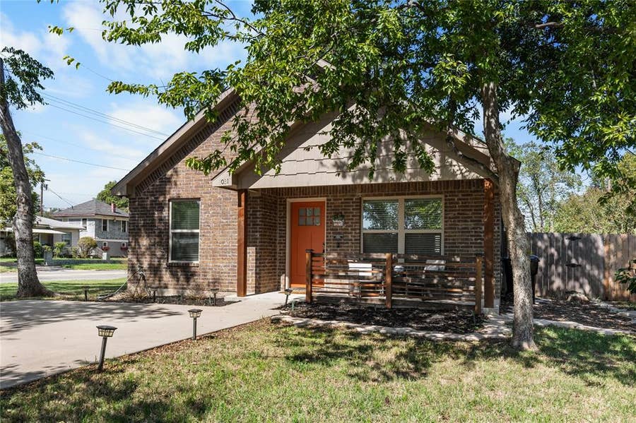 Property photo for 1031 W Gandy Street, Denison, TX