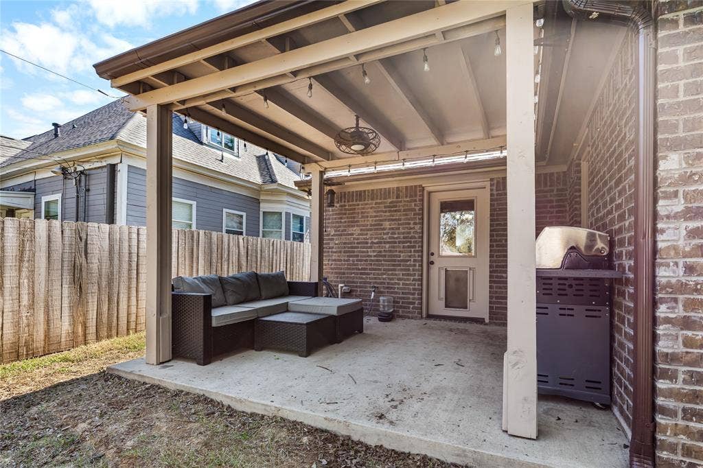 1031 W Gandy Street, Denison, TX 75020