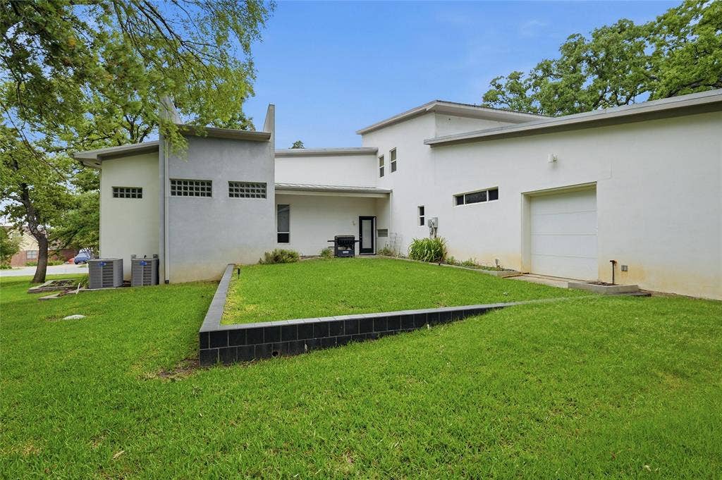 316 Comanche Drive, Lake Kiowa, TX 76240