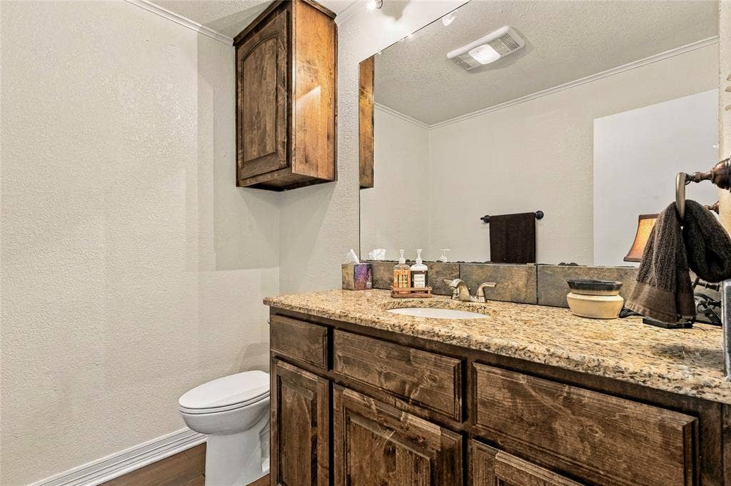 910 W Highway 67, Alvarado, TX 76009