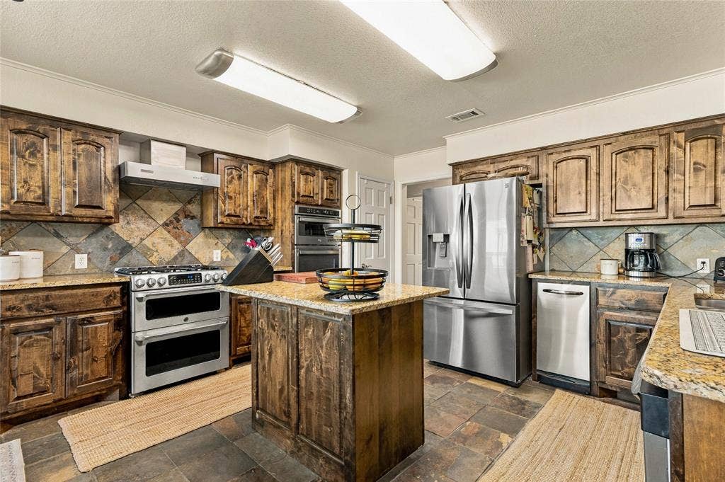 910 W Highway 67, Alvarado, TX 76009