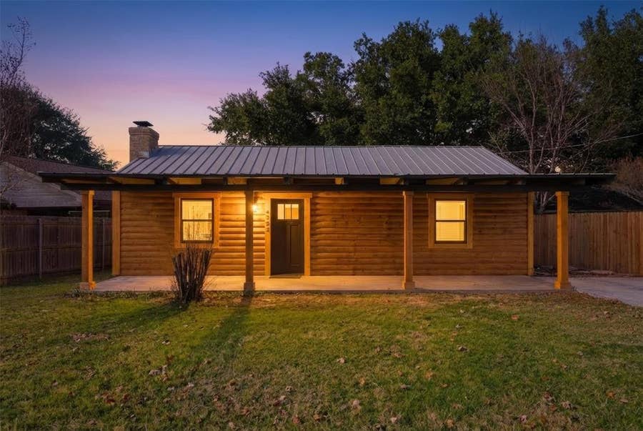 Property photo for 4522 Robin Court, Granbury, TX