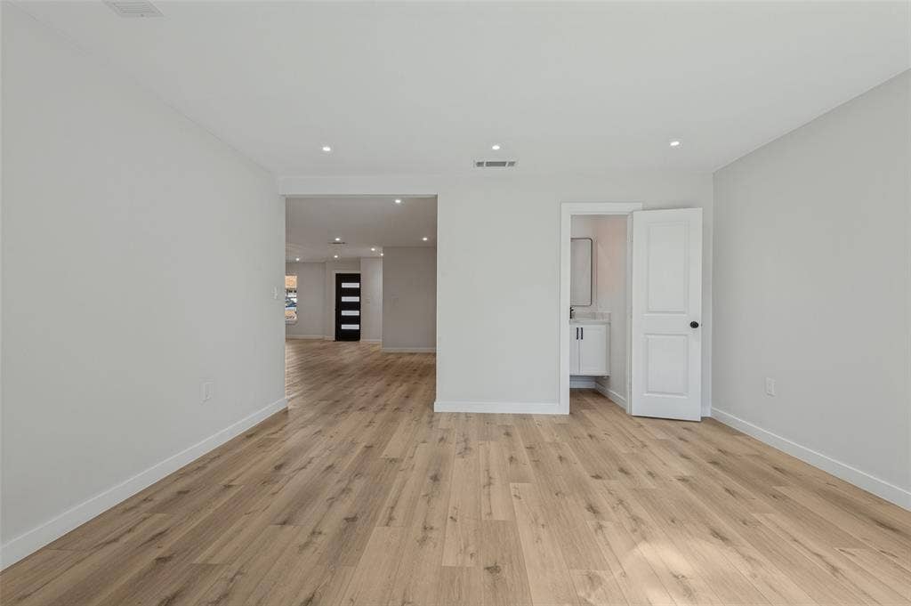 735 Loganwood Avenue, Richardson, TX 75080