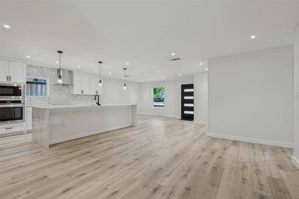 735 Loganwood Avenue, Richardson, TX 75080