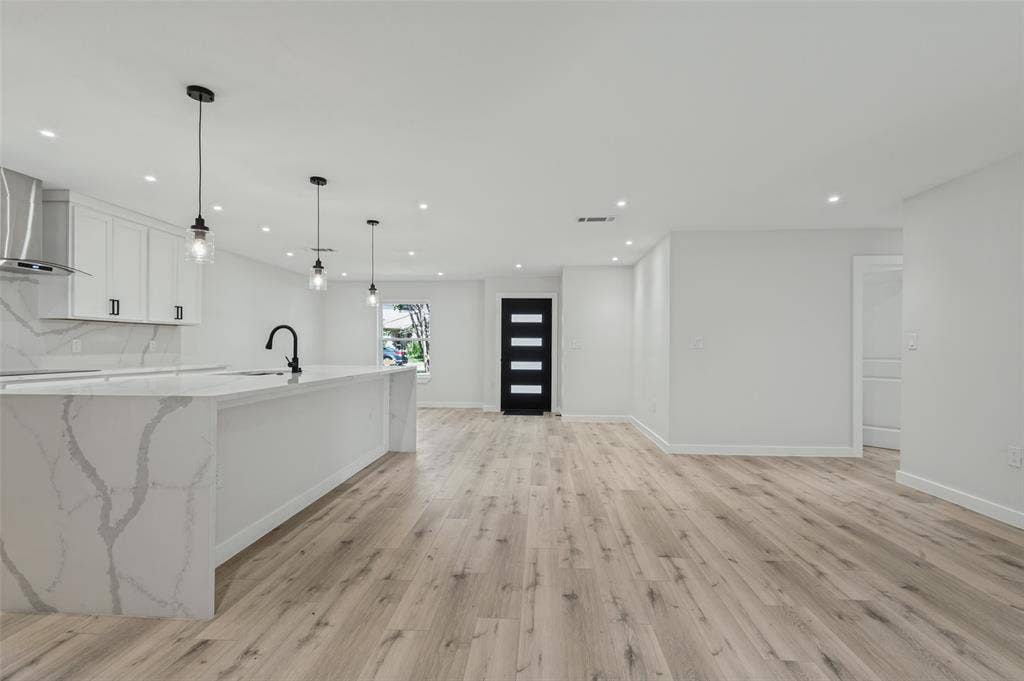 735 Loganwood Avenue, Richardson, TX 75080