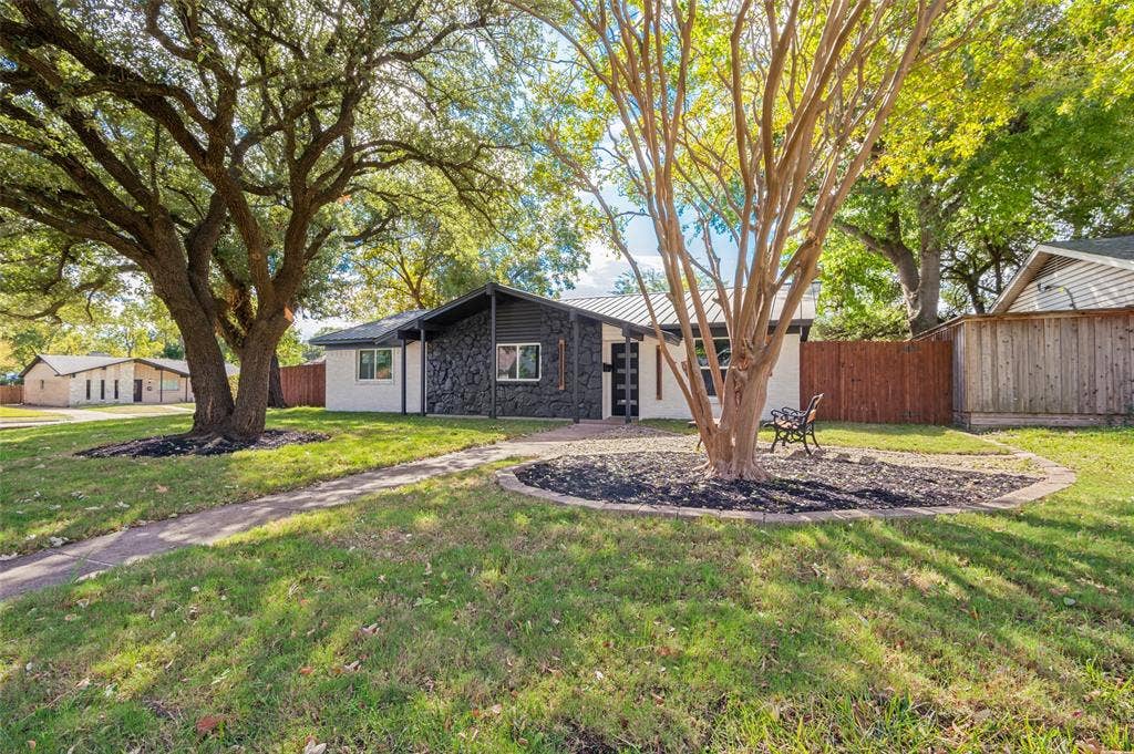 735 Loganwood Avenue, Richardson, TX 75080