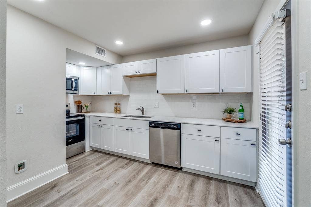 10211 Regal Oaks Drive, #120, Dallas, TX 75230