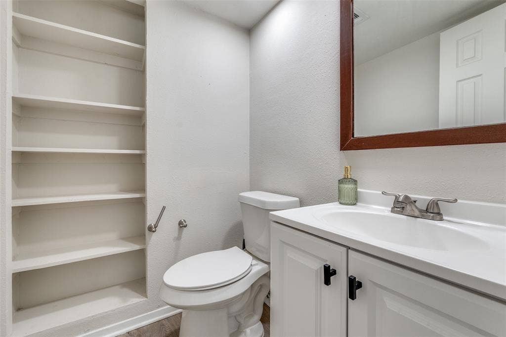 10211 Regal Oaks Drive, #120, Dallas, TX 75230