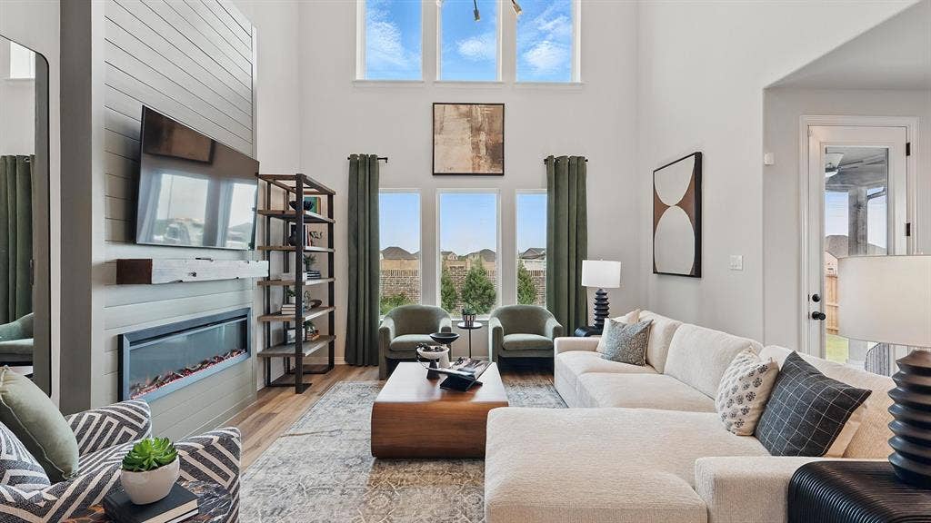 Model home photos of similar floorplans, not pictures of actual home.