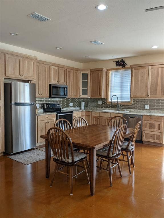 2704 County Road 1103, Sulphur Springs, TX 75482