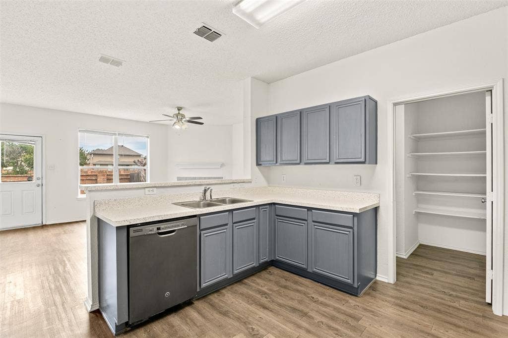 312 Elk Run Drive, Fort Worth, TX 76140 312 Elk Run Drive, Fort Worth, TX 76140