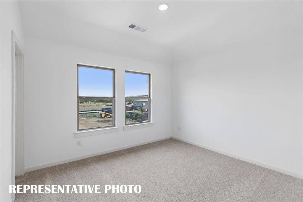 621 Taylor Parkway, Celina, TX 75009 You'll find nicely sized secondary bedrooms in our Audrey plan. REPRESENTATIVE PHOTO