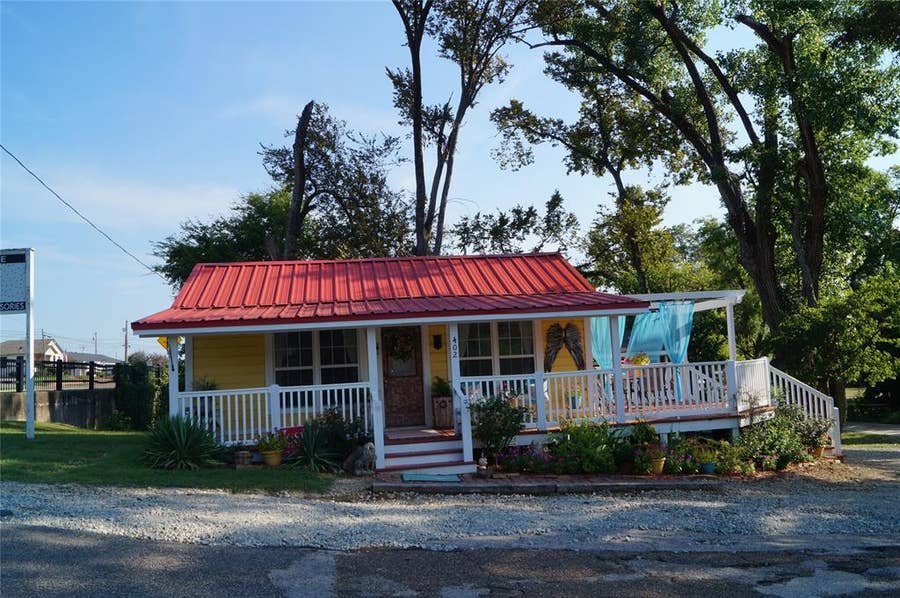 Property photo for 402 E College St, Canton, TX