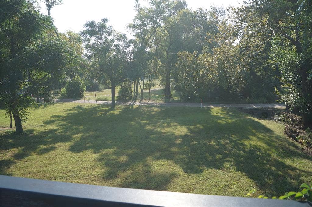 402 E College St, Canton, TX 75103