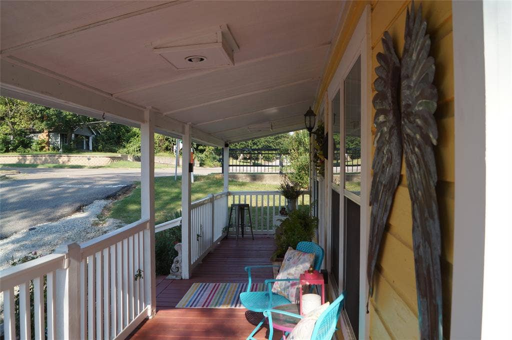 402 E College St, Canton, TX 75103
