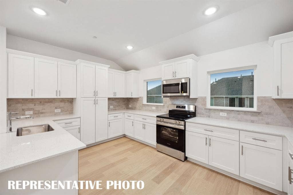 5312 Springlake Parkway, Haltom City, TX 76117 With ample storage and prep space, this over the top kitchen is waiting for you to make it your own! REPRESENTATIVE PHOTO