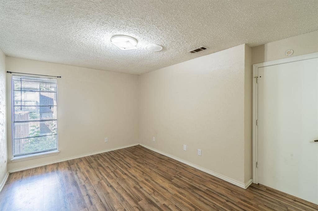 1515 Cherrycrest Street, Dallas, TX 75228
