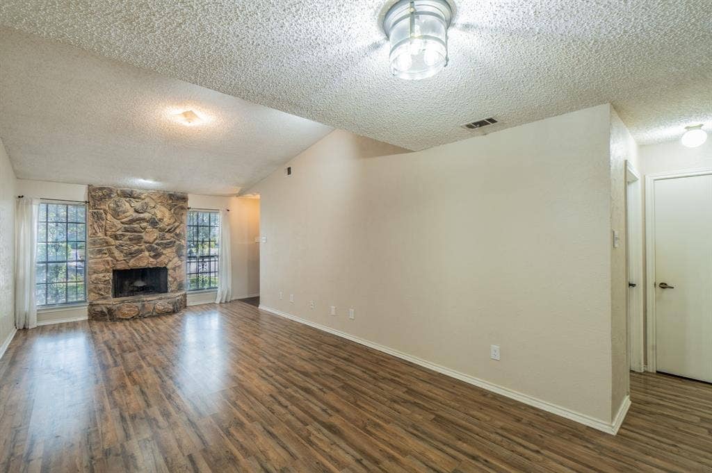 1515 Cherrycrest Street, Dallas, TX 75228
