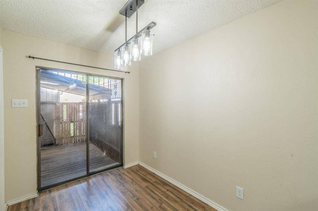1515 Cherrycrest Street, Dallas, TX 75228