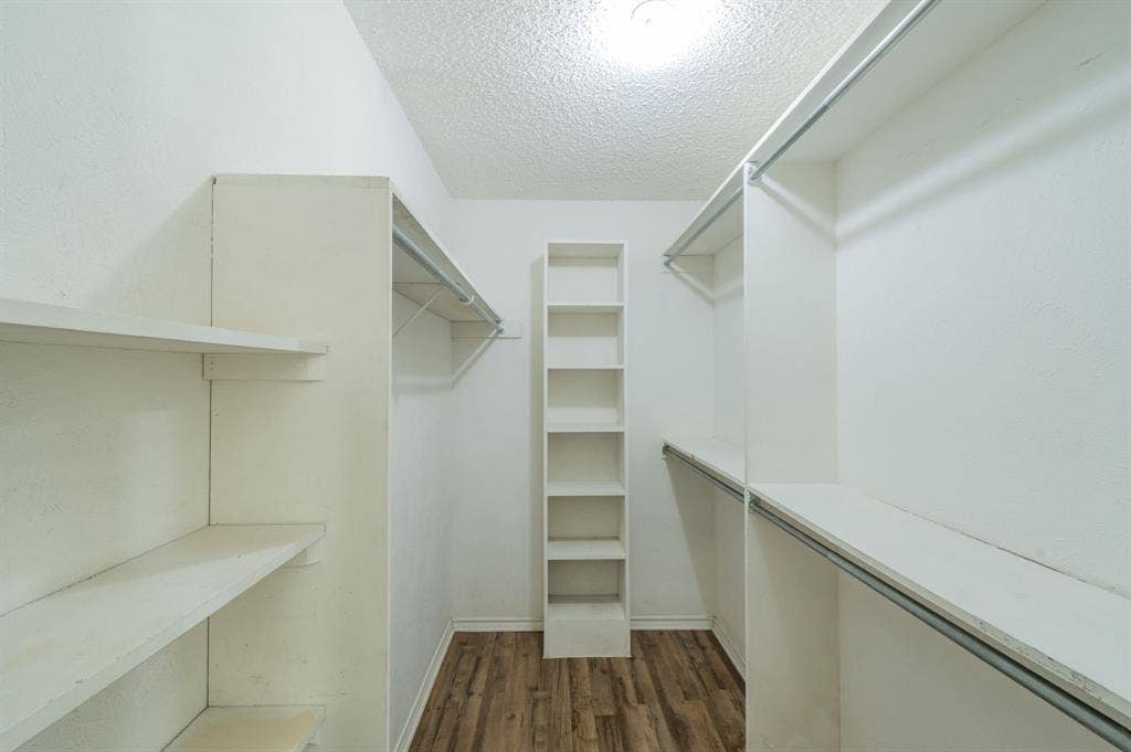 1515 Cherrycrest Street, Dallas, TX 75228