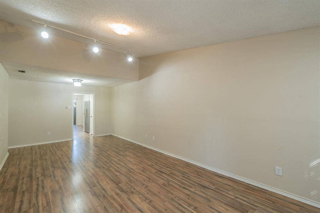 1515 Cherrycrest Street, Dallas, TX 75228