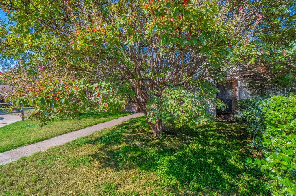 1515 Cherrycrest Street, Dallas, TX 75228