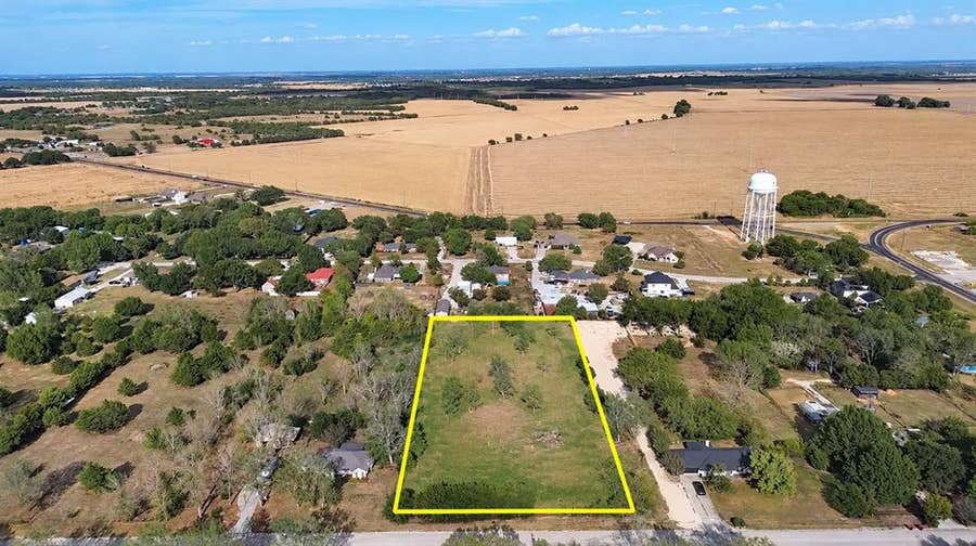 Property photo for 126 SUNRISE Court, Palmer, TX