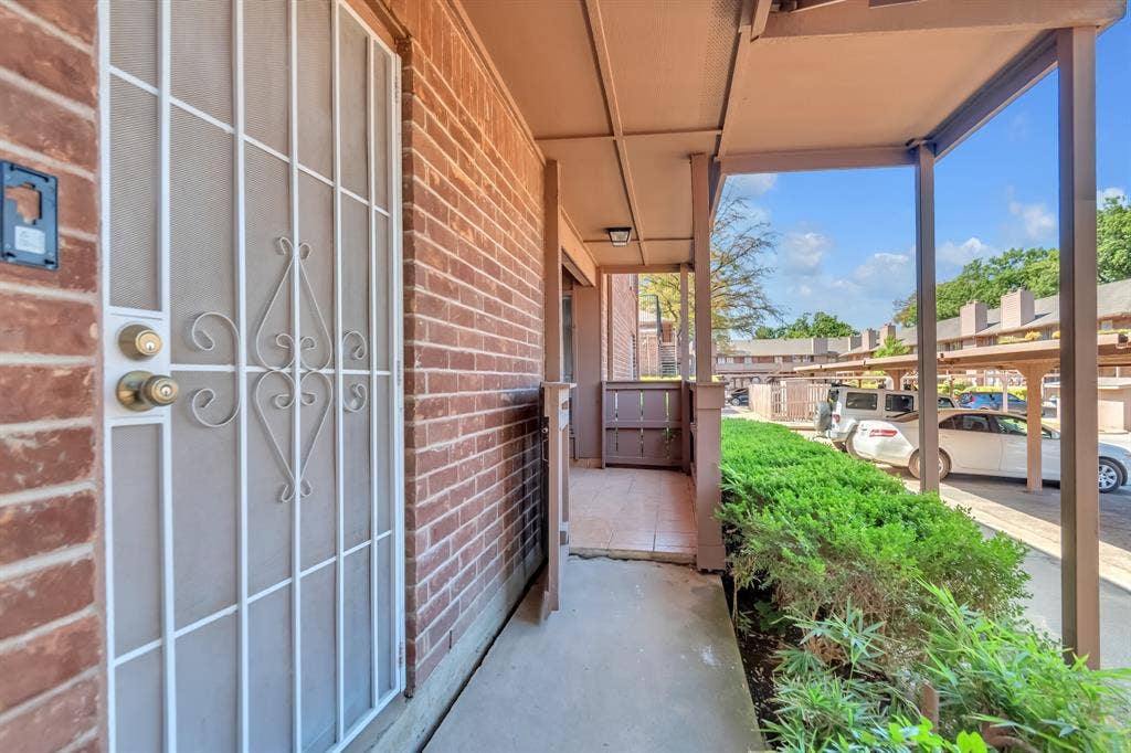 10556 High Hollows Drive, Dallas, TX 75230 10556 High Hollows Drive, Dallas, TX 75230