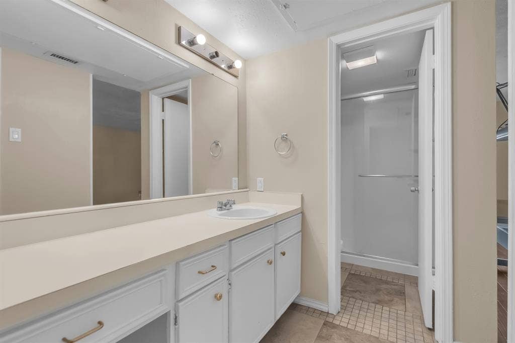 10556 High Hollows Drive, Dallas, TX 75230 10556 High Hollows Drive, Dallas, TX 75230