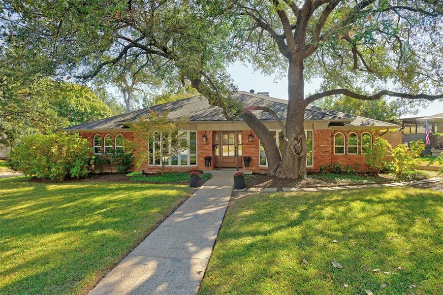 Property photo for 9644 Millridge Circle, Dallas, TX