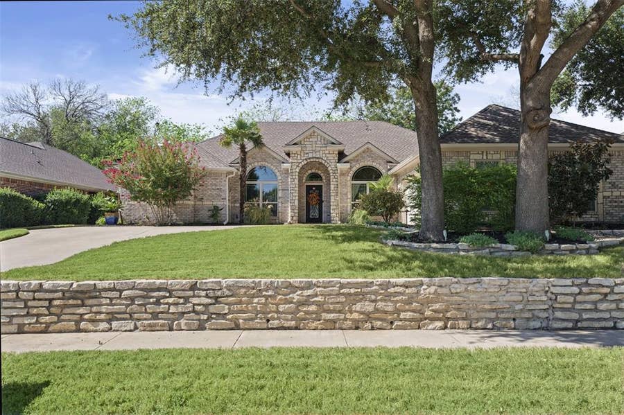 Property photo for 5589 Greenview Court, North Richland Hills, TX