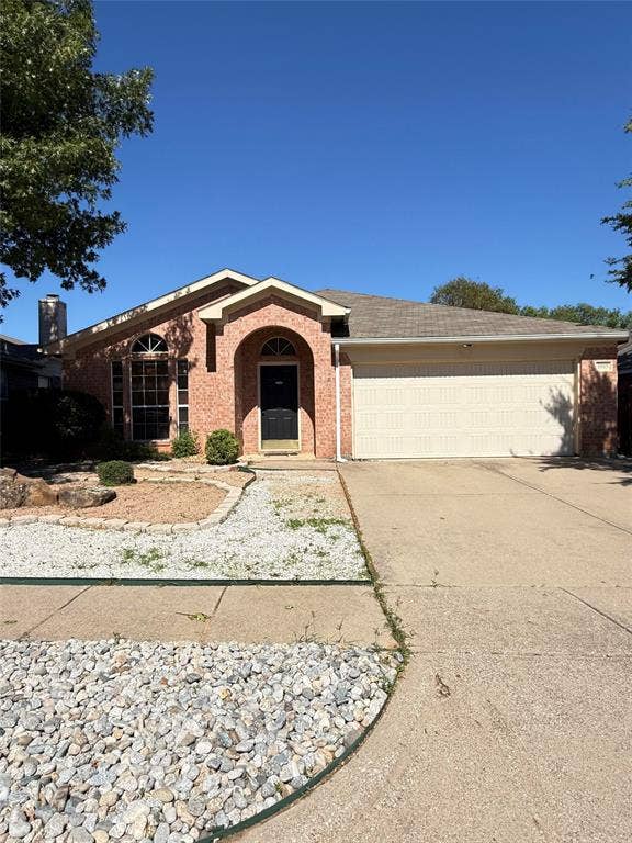 Property photo for 5505 Alta Verde Circle, Arlington, TX