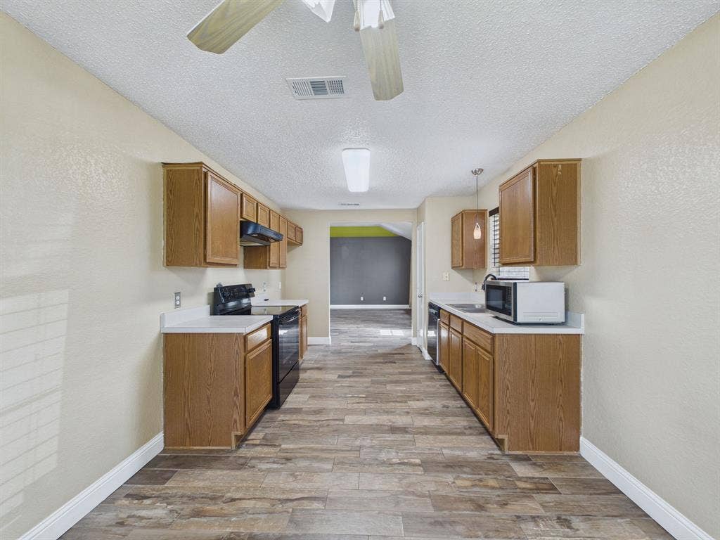 3014 Highridge Trail, Grand Prairie, TX 75052