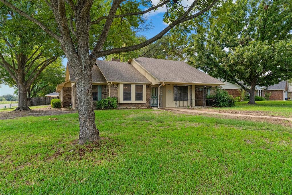 10 Oleander Street, Waco, TX 76708 mature trees