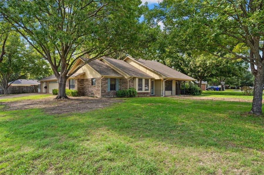 Property photo for 10 Oleander Street, Waco, TX