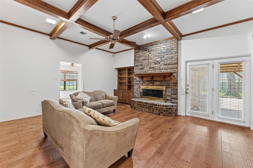 10 Oleander Street, Waco, TX 76708 10 Oleander Street, Waco, TX 76708
