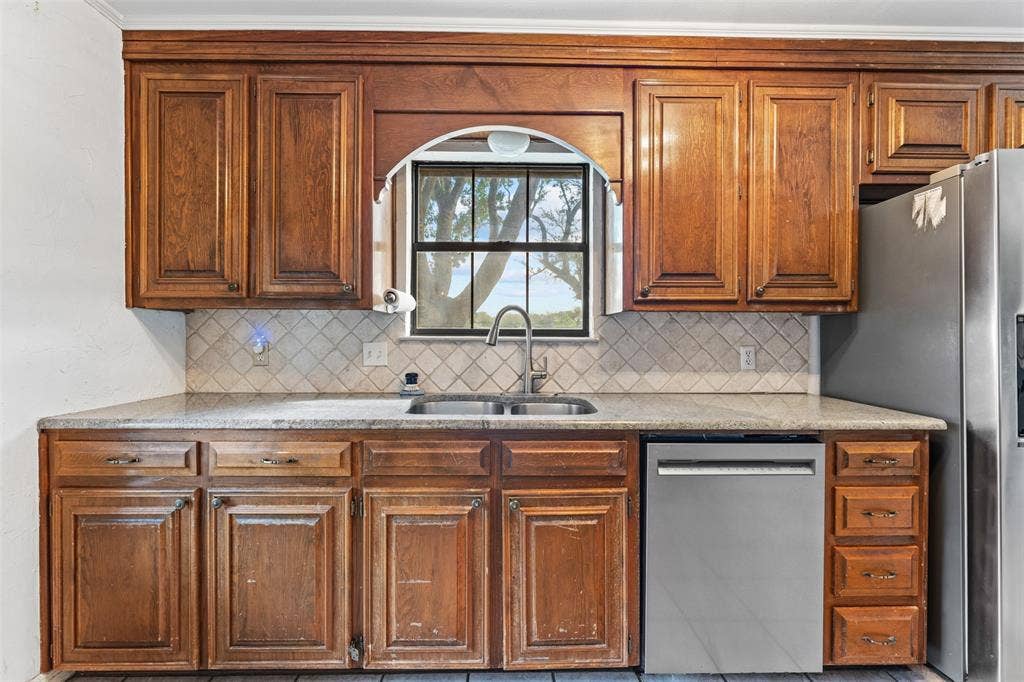 10 Oleander Street, Waco, TX 76708 10 Oleander Street, Waco, TX 76708