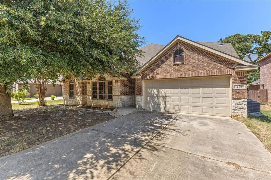 Property photo for 401 Hidden Knoll Drive, Burleson, TX