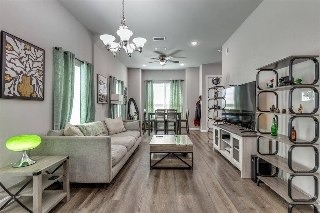 1423 Evans Avenue, Fort Worth, TX 76104