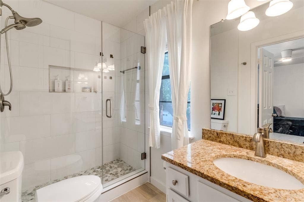 1417 Mccoy Street, Dallas, TX 75204
