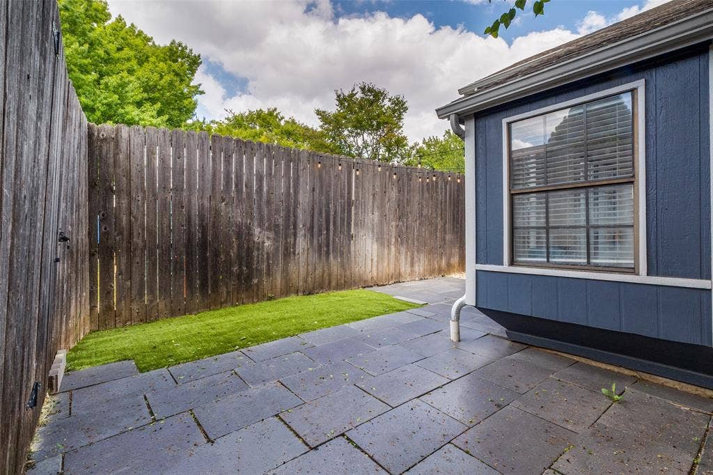 1417 Mccoy Street, Dallas, TX 75204