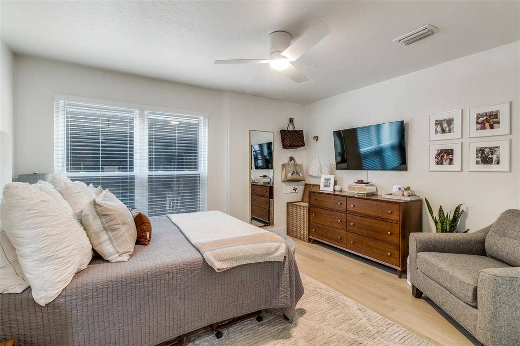1417 Mccoy Street, Dallas, TX 75204