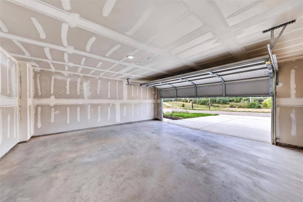 7335 Mistletoe Trail, Granbury, TX 76048 7335 Mistletoe Trail, Granbury, TX 76048
