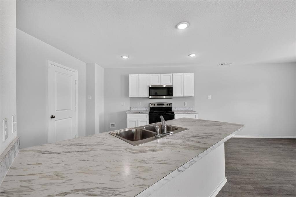 7335 Mistletoe Trail, Granbury, TX 76048 7335 Mistletoe Trail, Granbury, TX 76048