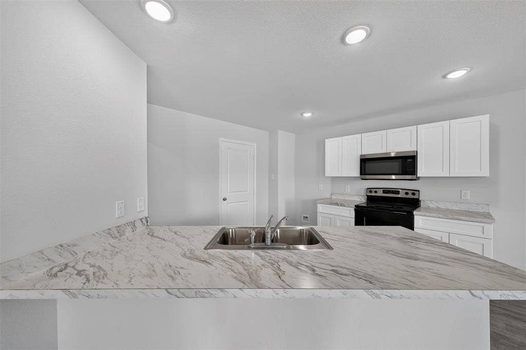 7335 Mistletoe Trail, Granbury, TX 76048 7335 Mistletoe Trail, Granbury, TX 76048